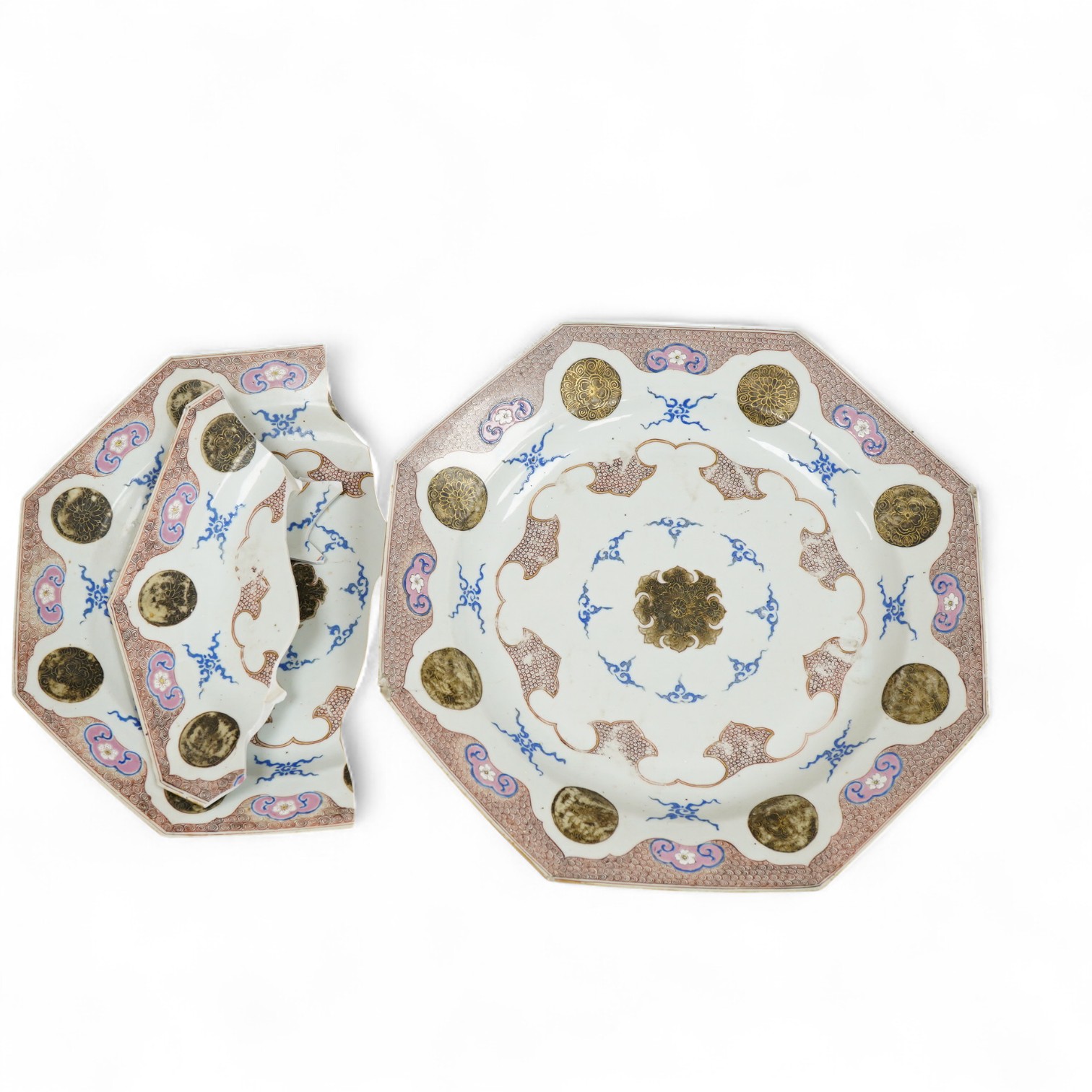 Two graduated Chinese famille rose octagonal dishes, Qianlong period